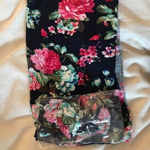 Floral Swaddle blanket & matching headband